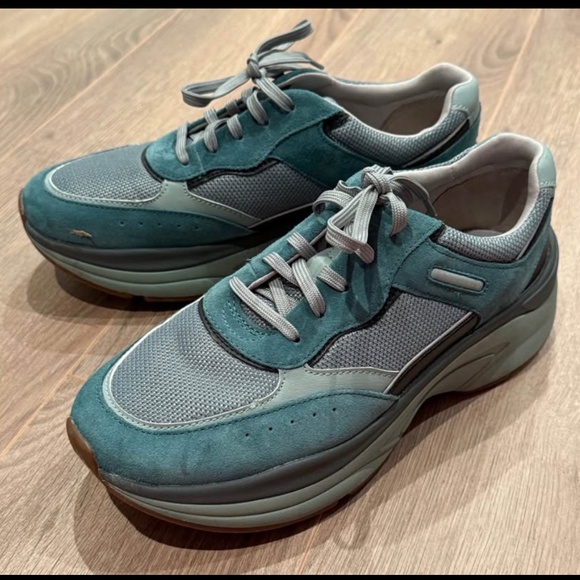 Women's Rockport Prowalker sneakers / running shoes, size 8 but runs large - Picture 1 of 6